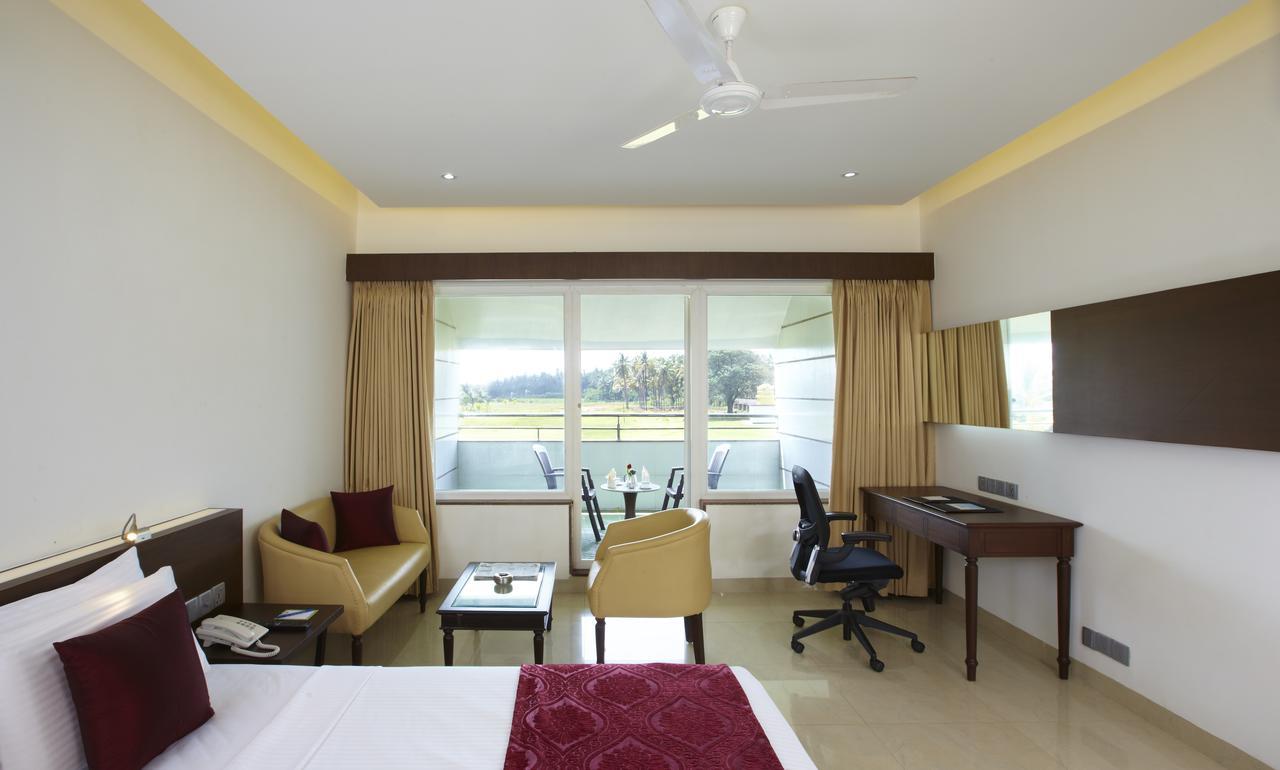 Rns Golf Resort & Nature Cure Centre Māvalli エクステリア 写真